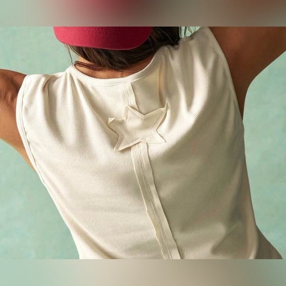 Angel Graphic Sleeveless Top - Picture 6 of 9